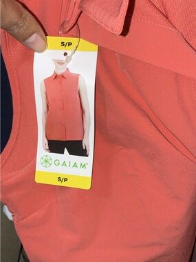 GAIAM Coral Sleeveless Button-Front Top